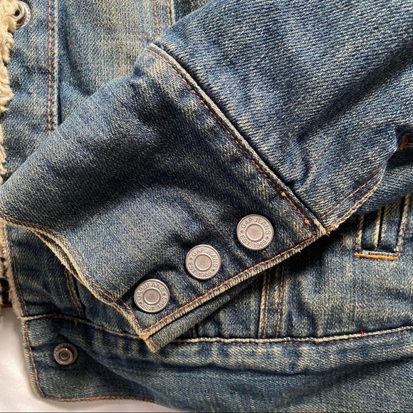 Gap Sherpa Lined Denim Trucker Jacket Small - Picture 3 of 6